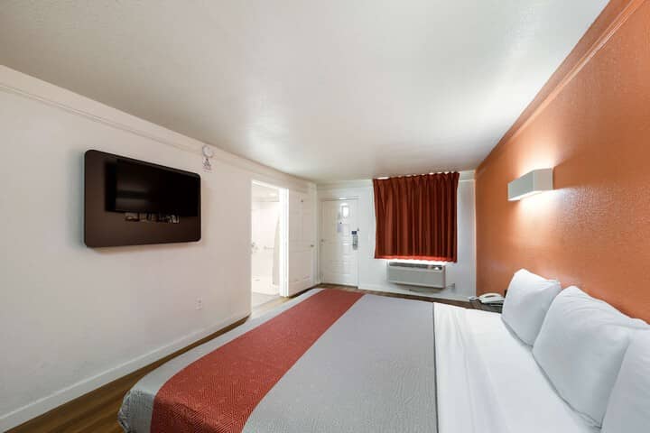Room 4 of 31