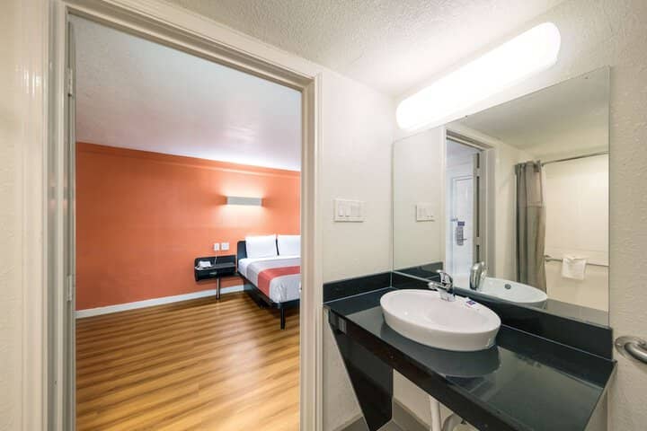 Room 14 of 31