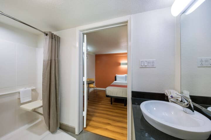 Room 18 of 31