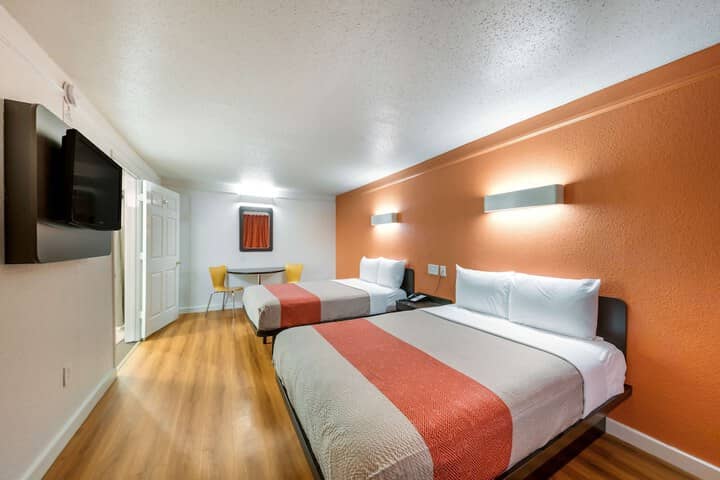 Room 17 of 31