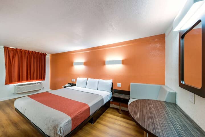 Room 15 of 31