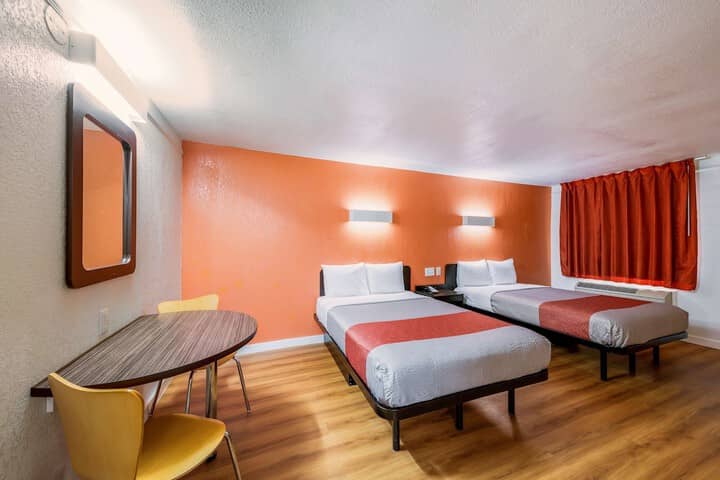 Room 10 of 31
